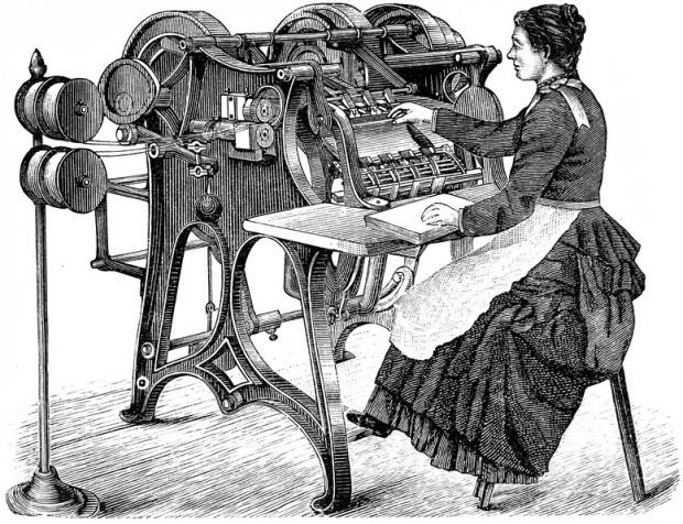 Femme sur une ancienne machine