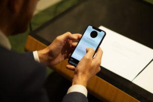 Session de test utilisateur mobile chez LunaWeb Paris