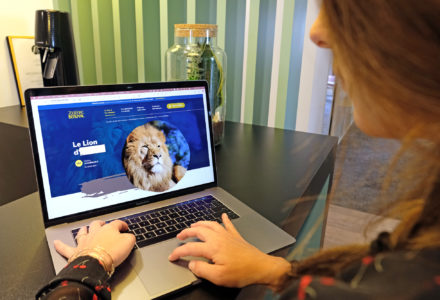Alizée Rault, travaillant sur le futur site du Zoo de Beauval