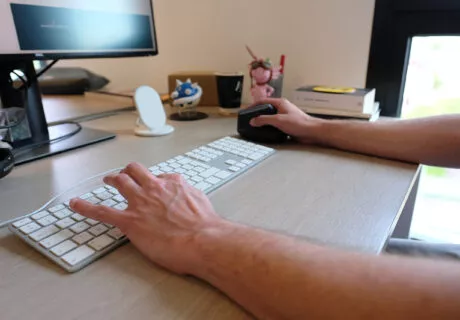 Développement web focus mains