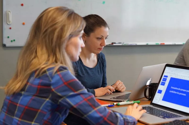 Amélie et Aurore en plein atelier de co-conception UX