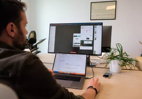 audit RGAA - Damien étudie les contrastes