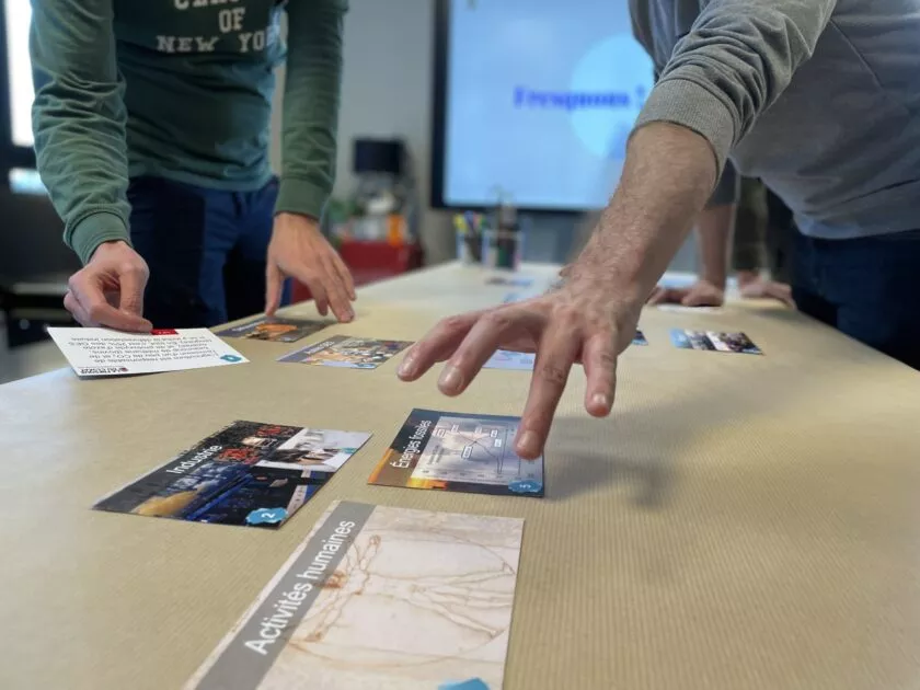 Session de réalisation d'une fresque du climat chez LunaWeb