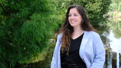 Ynès Aubry, chargée de communication de Lunaweb