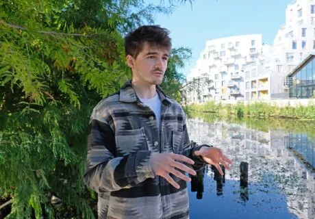 Yohan en séance photos près de l'Agence à Rennes