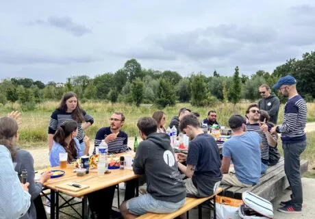 Repas d'équipe lors d'un après-midi de Team Building