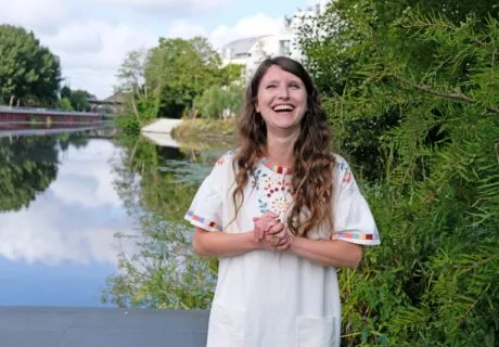 Justine en plein fou rire