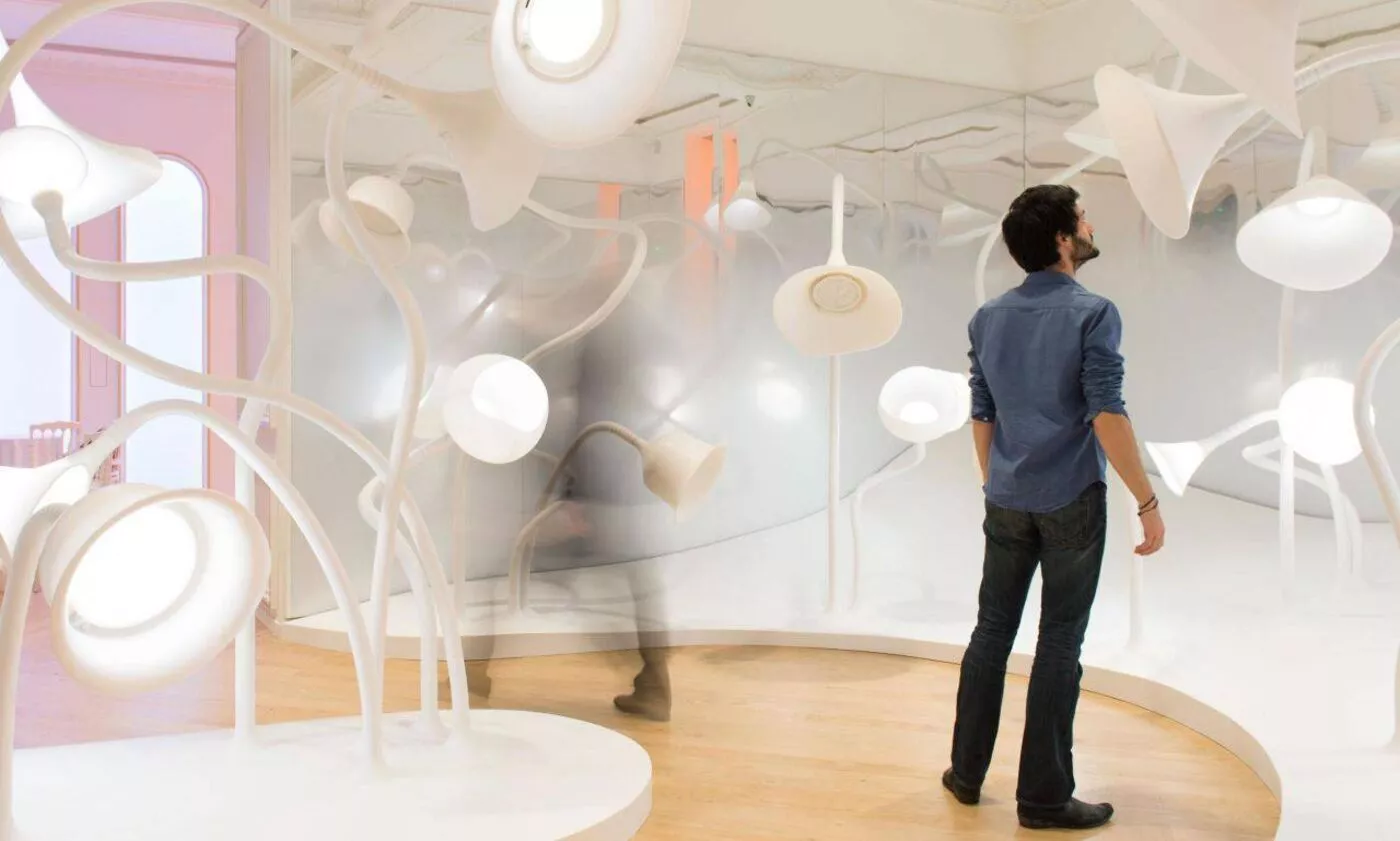 Expérience sensorielle au musée du parfum, image issue de https://www.leparisien.fr/culture-loisirs/un-musee-qui-a-du-nez-25-12-2016-6492540.php